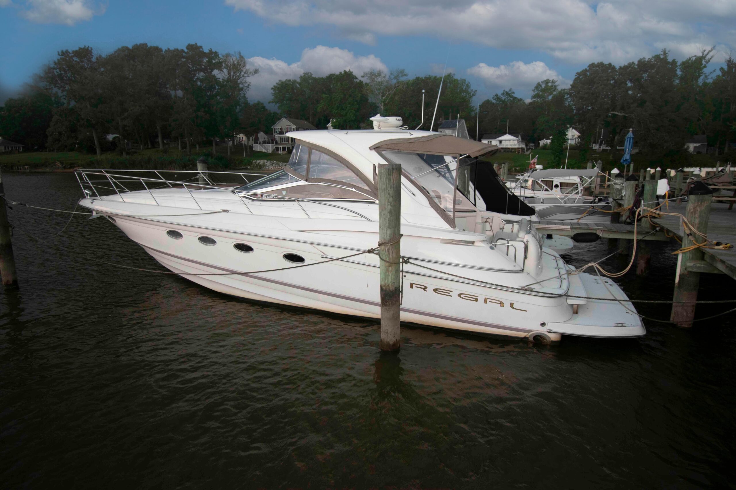 2003 Regal Commodore 4260