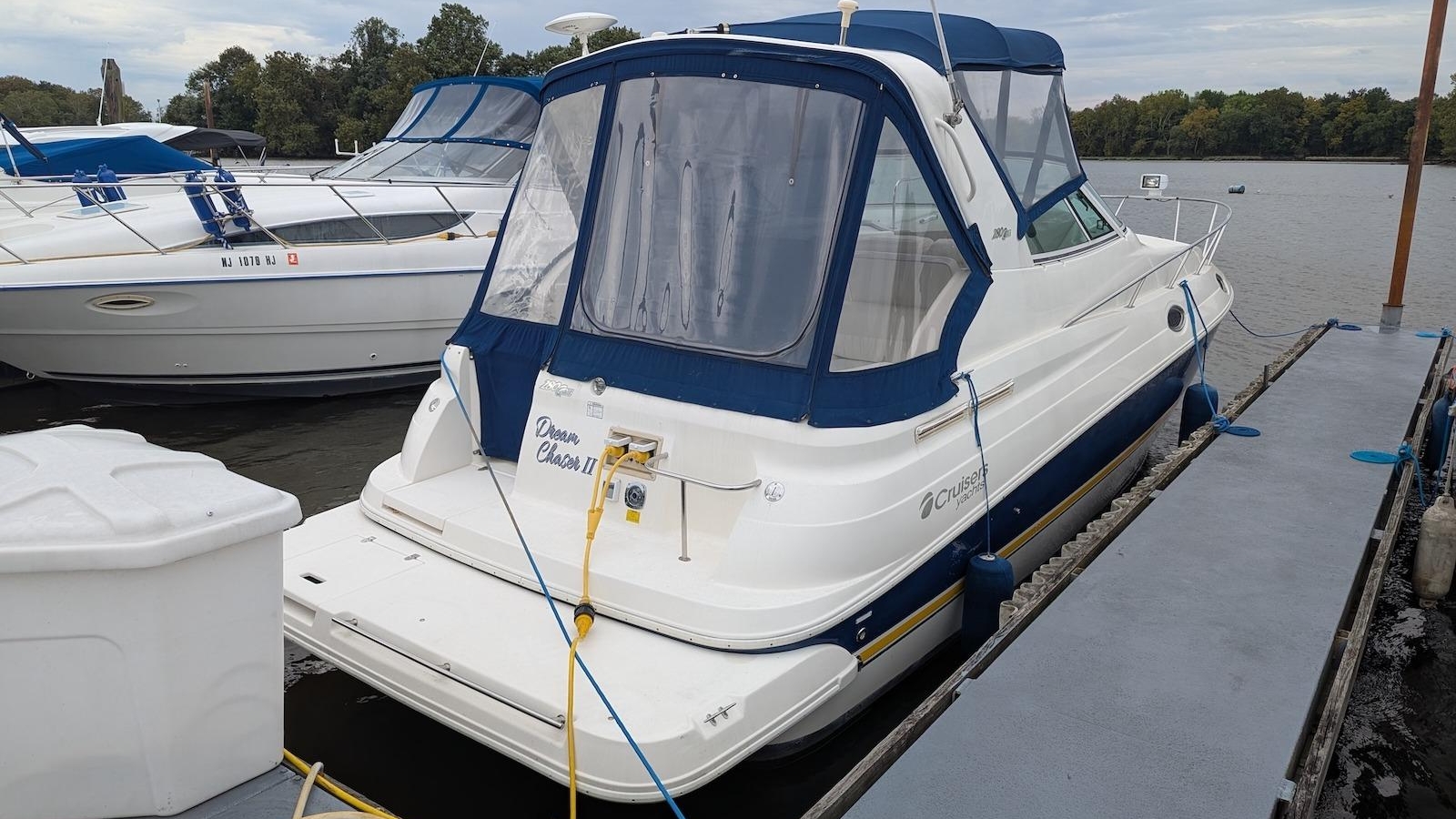 2004-cruisers-yachts-280-cxi-express-power-9964455-20251001023346451-2.jpg