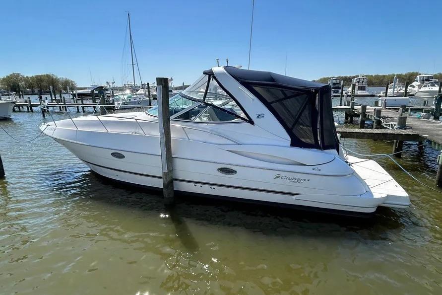2004 Cruisers Yachts 340 Express