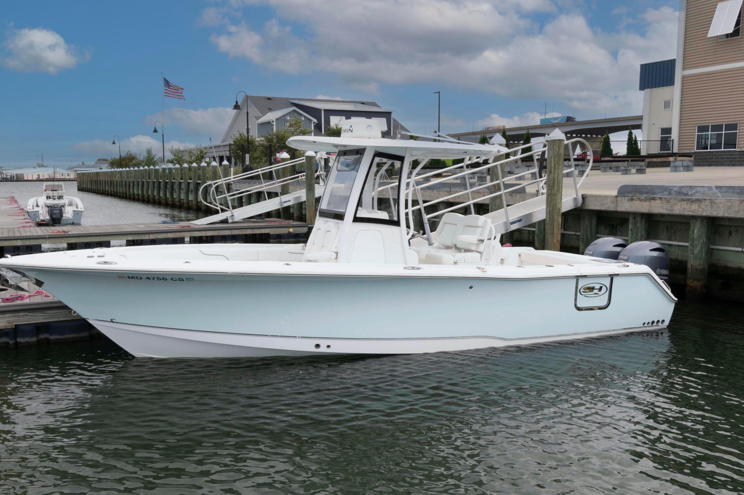 2017 Sea Hunt Gamefish 27 Coffin Box