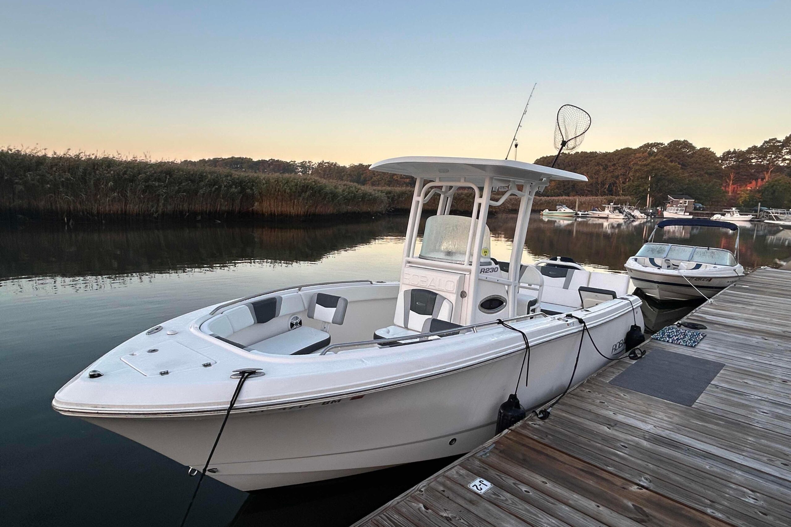 2020 Robalo R230 Center Console