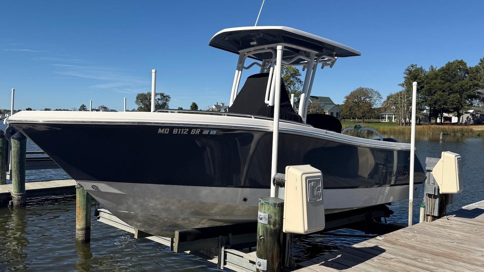 2022-robalo-r230-center-console-power-9997253-20251031111343545-1.jpg