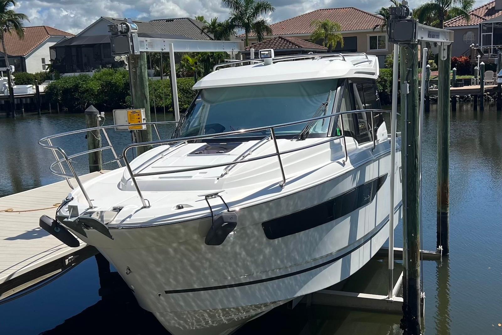 2024 Jeanneau NC Weekender 895