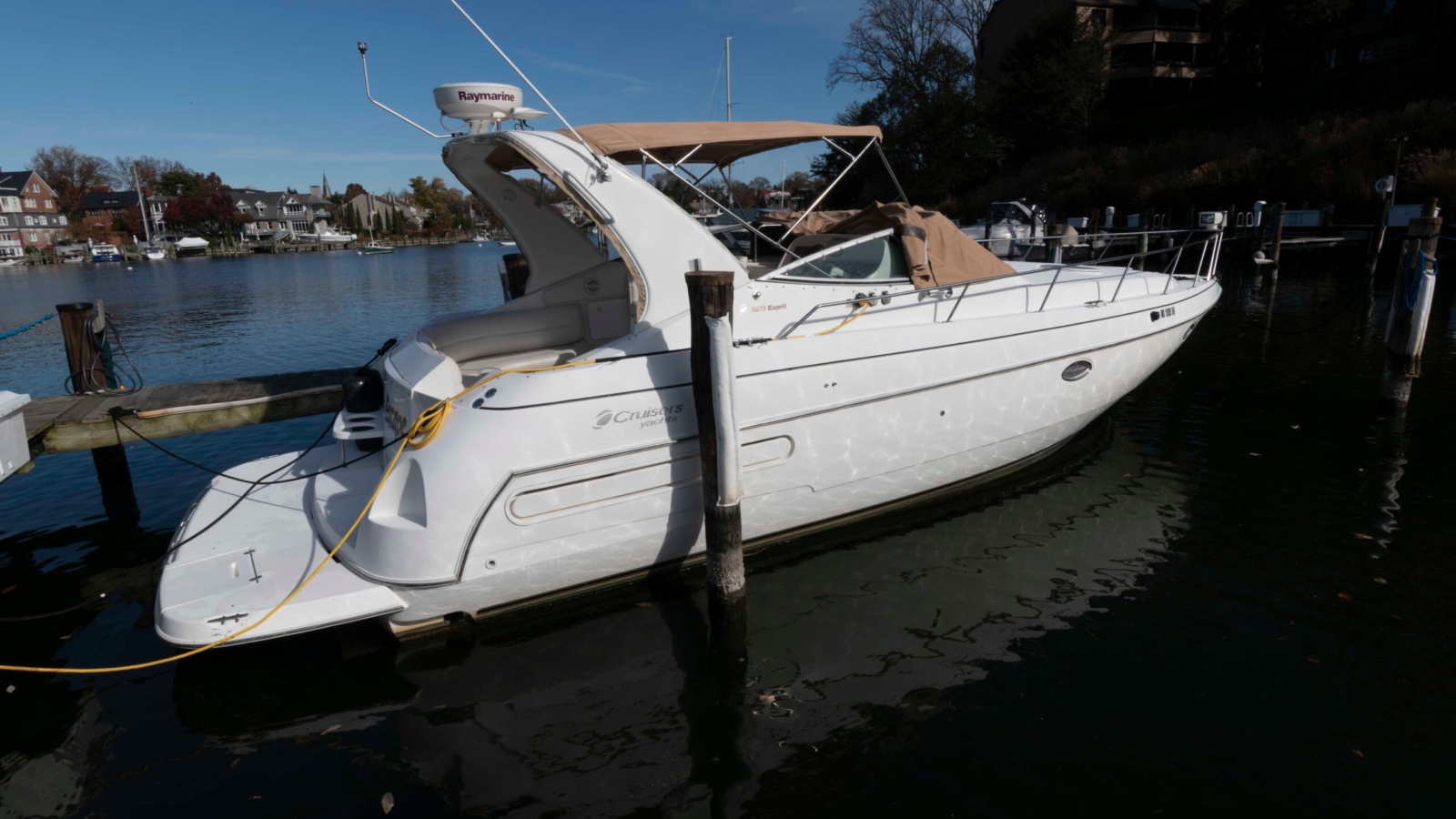1999-cruisers-yachts-3575-express-power-10007904-20251114141550228-2.jpg