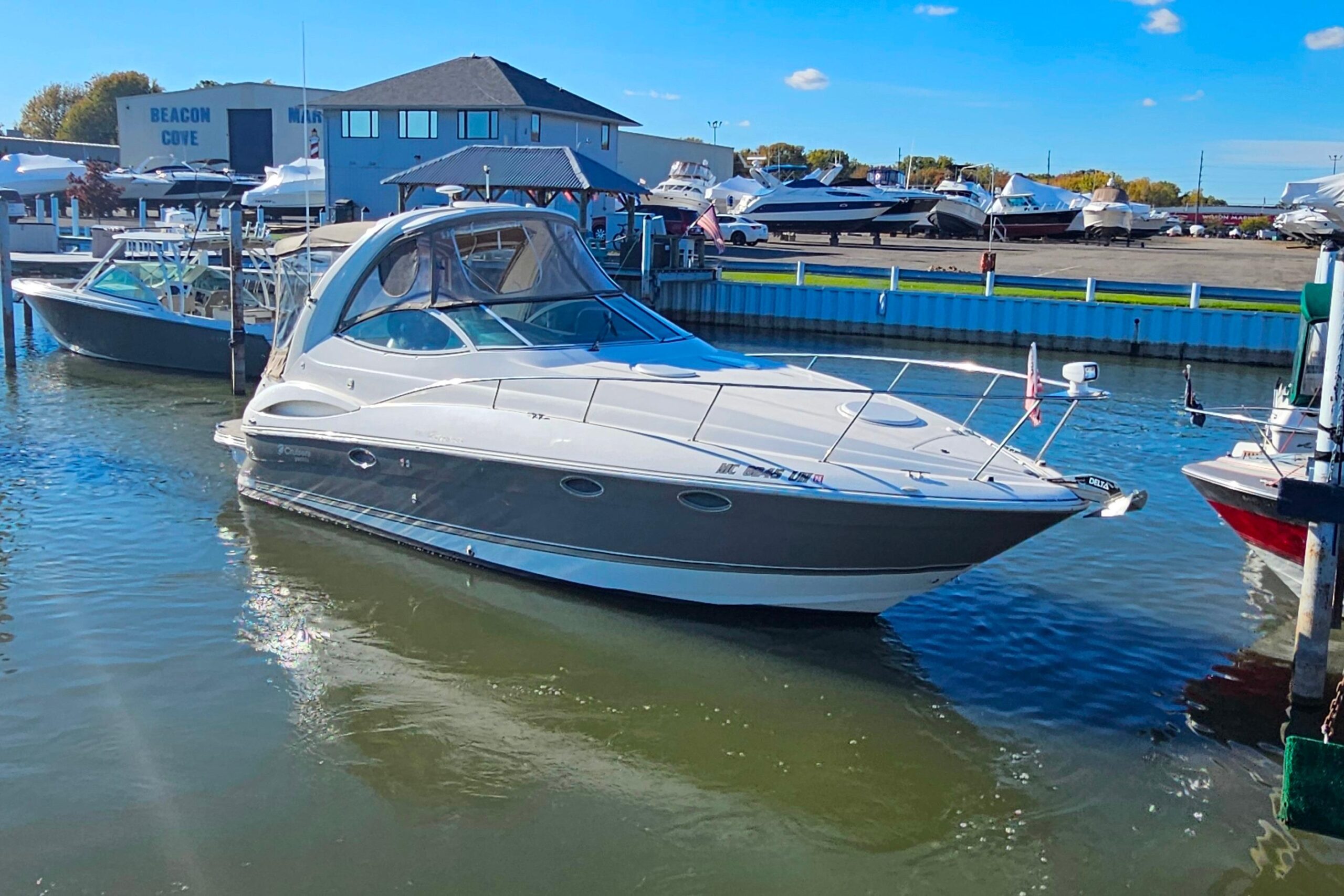 2006 Cruisers Yachts 300 Express