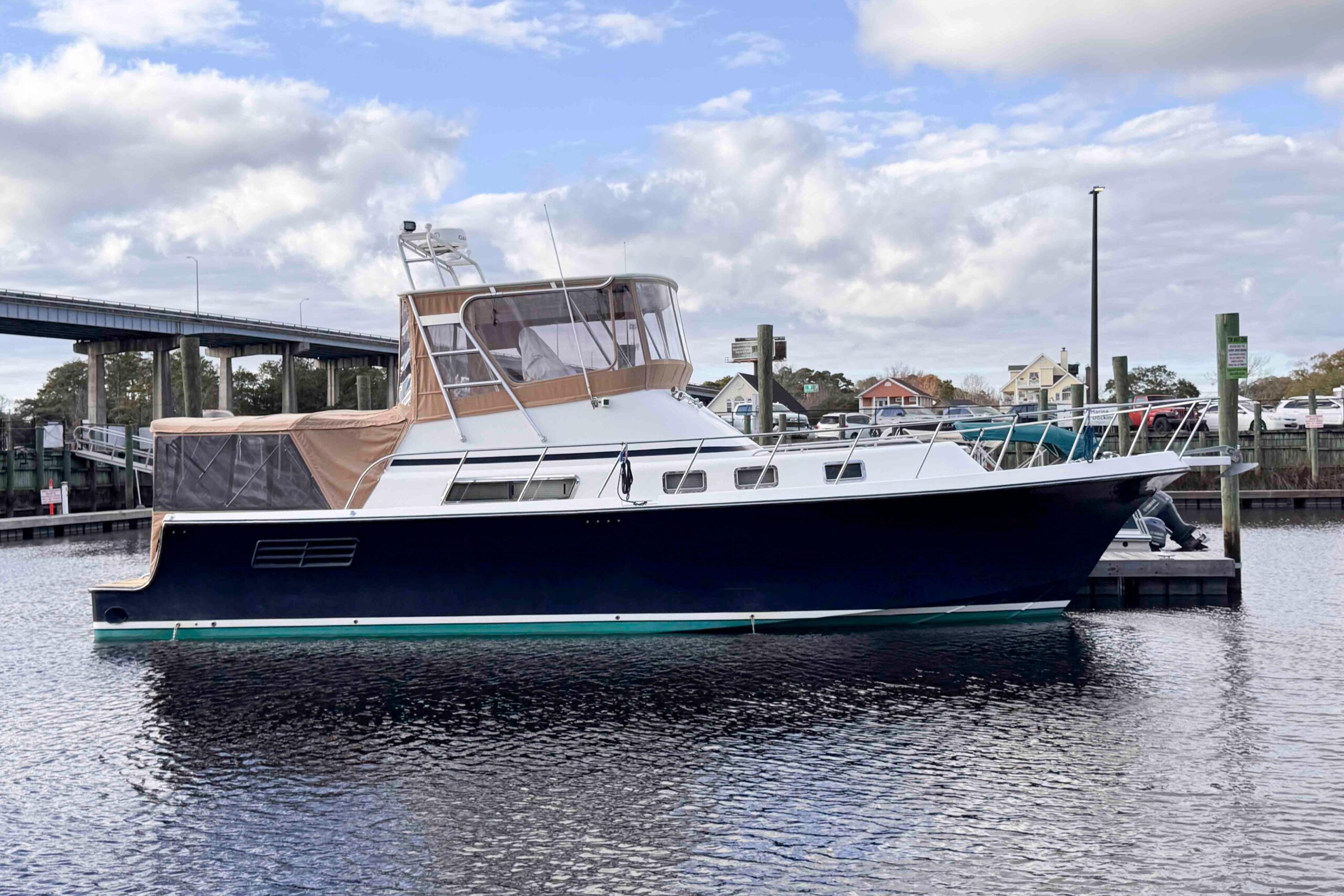 2007 Albin 45 Command Bridge