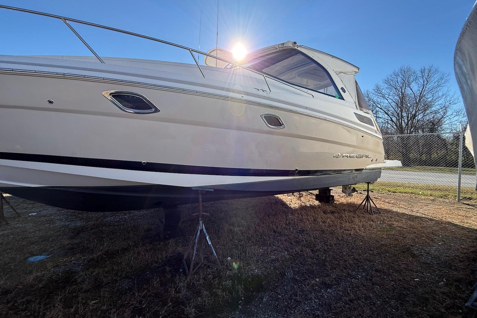 2017 Regal 35 Sport Coupe