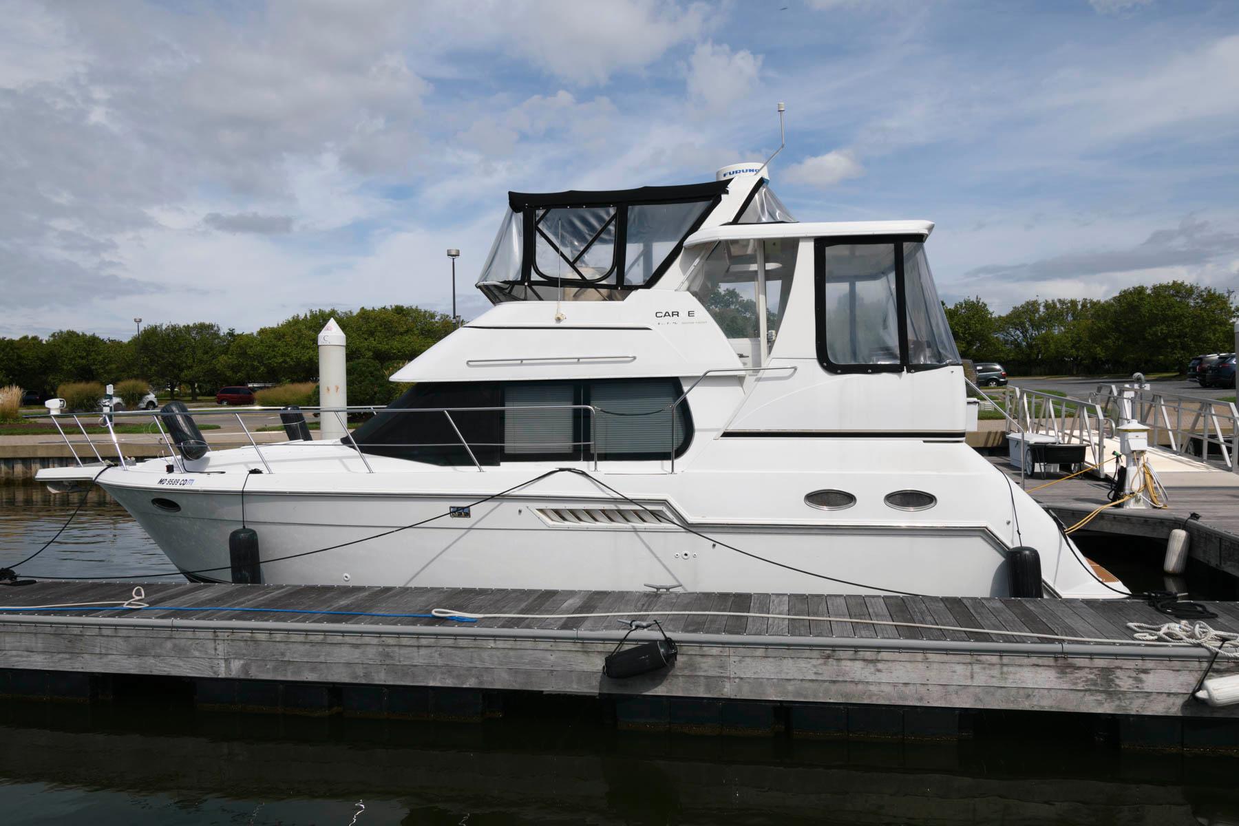 2000 Carver 356 Aft Cabin Motor Yacht