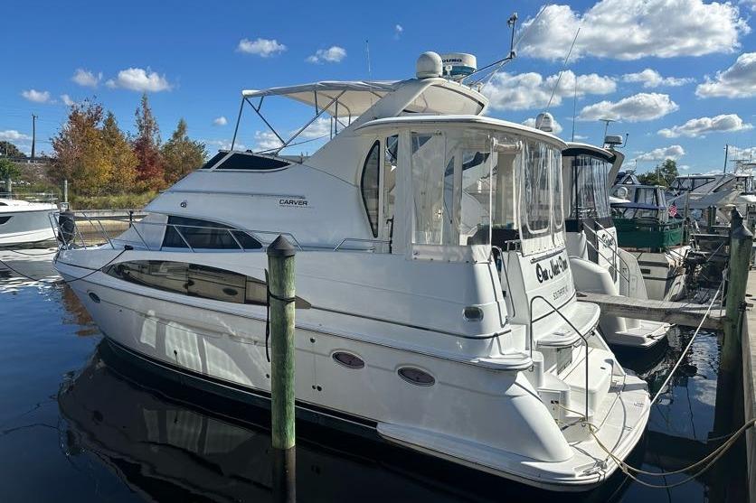 2001 Carver 396 Motor Yacht