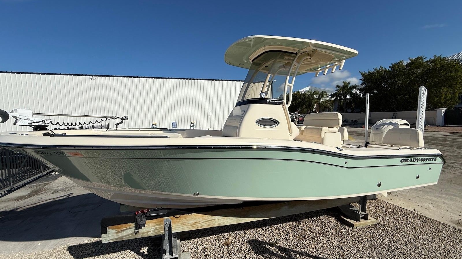 2024-grady-white-231-coastal-explorer-power-10066173-20260126112254264-4.jpg