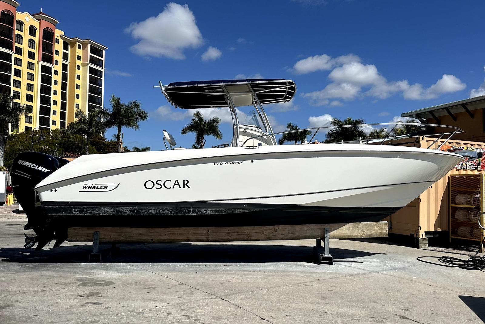 2005 Boston Whaler 270 Outrage