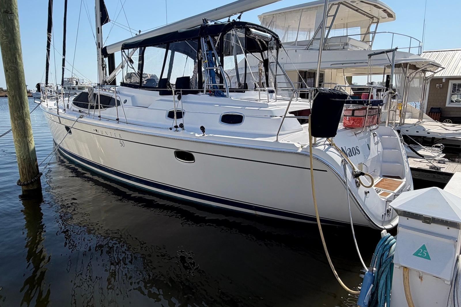 2009 Hunter 50 Center Cockpit