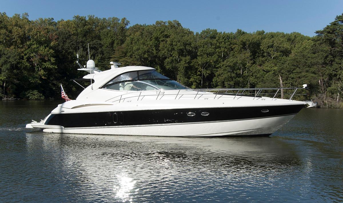 2005 Cruisers Yachts 520 Express