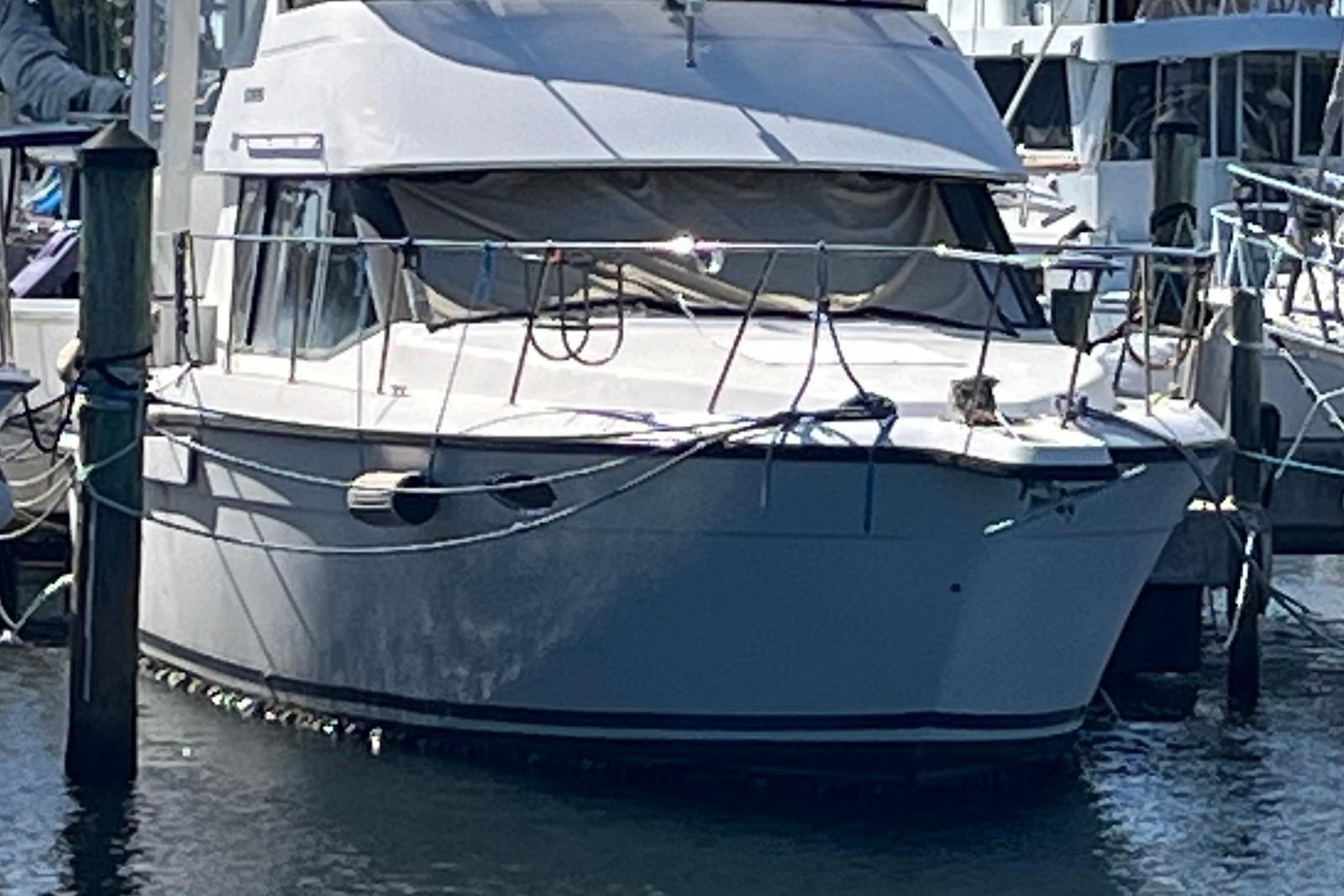 1992 Carver 33 Aft Cabin Motor Yacht