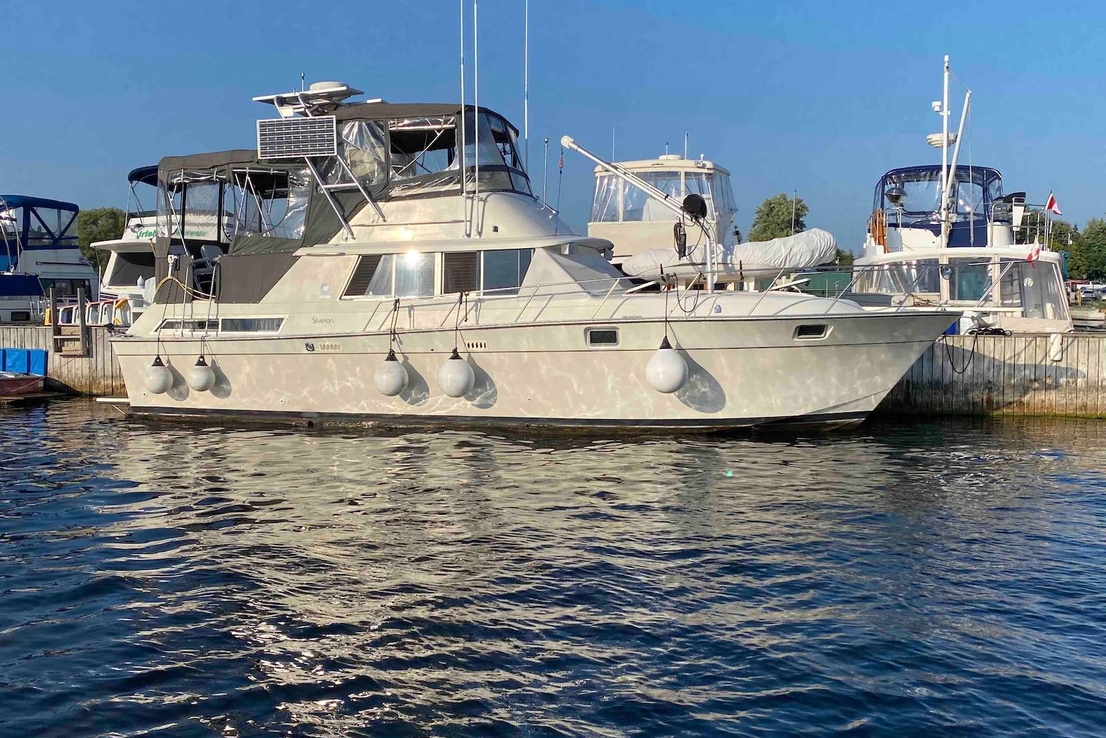 1985 Silverton 40 Aft Cabin