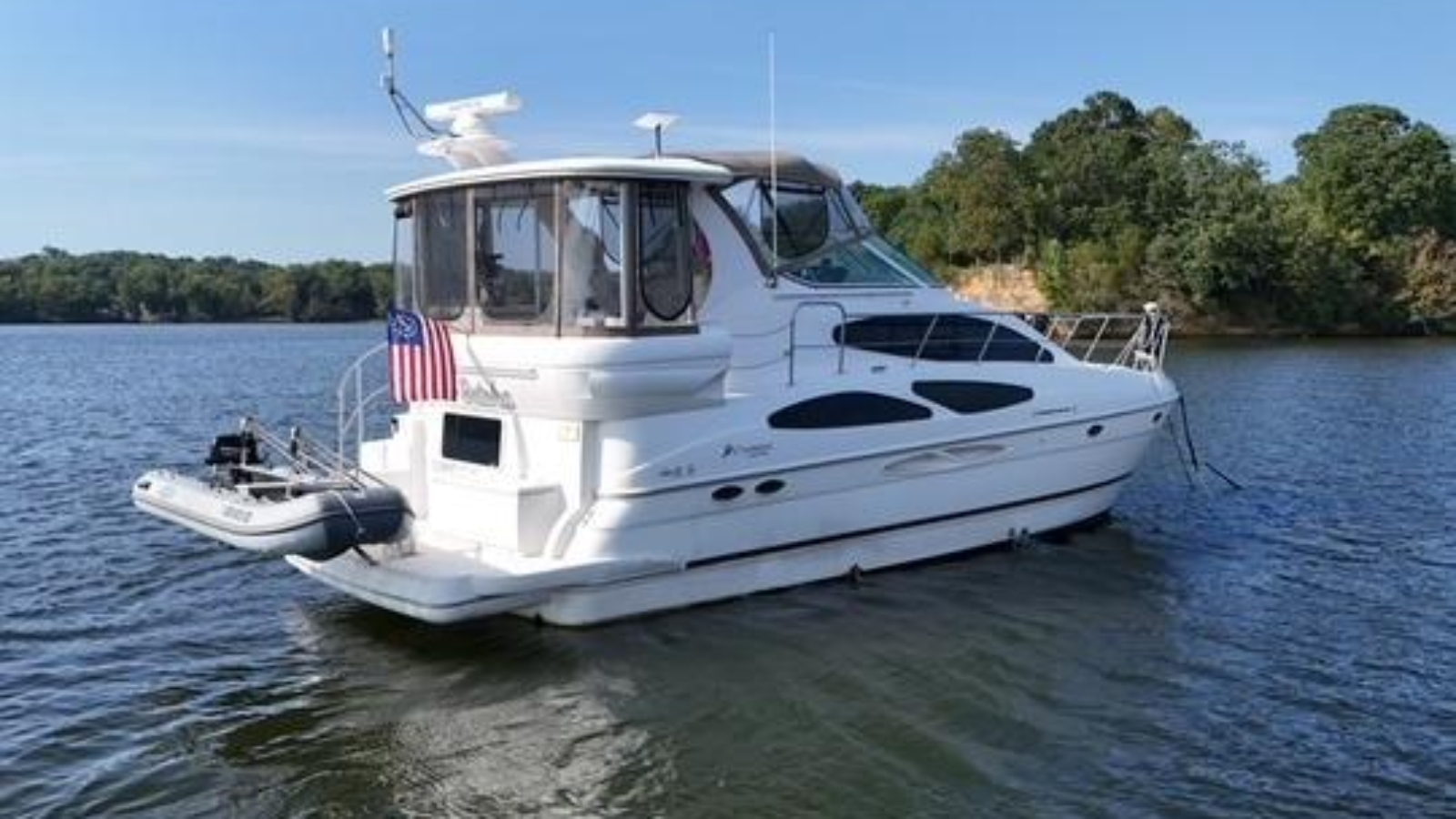 2003-cruisers-yachts-4050-express-power-10162952-20260426033234128-1.jpg