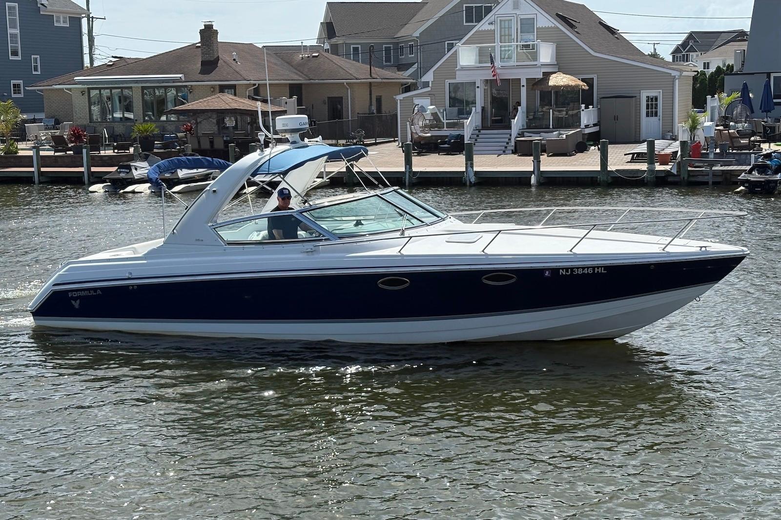 2004 Formula 330 Sun Sport