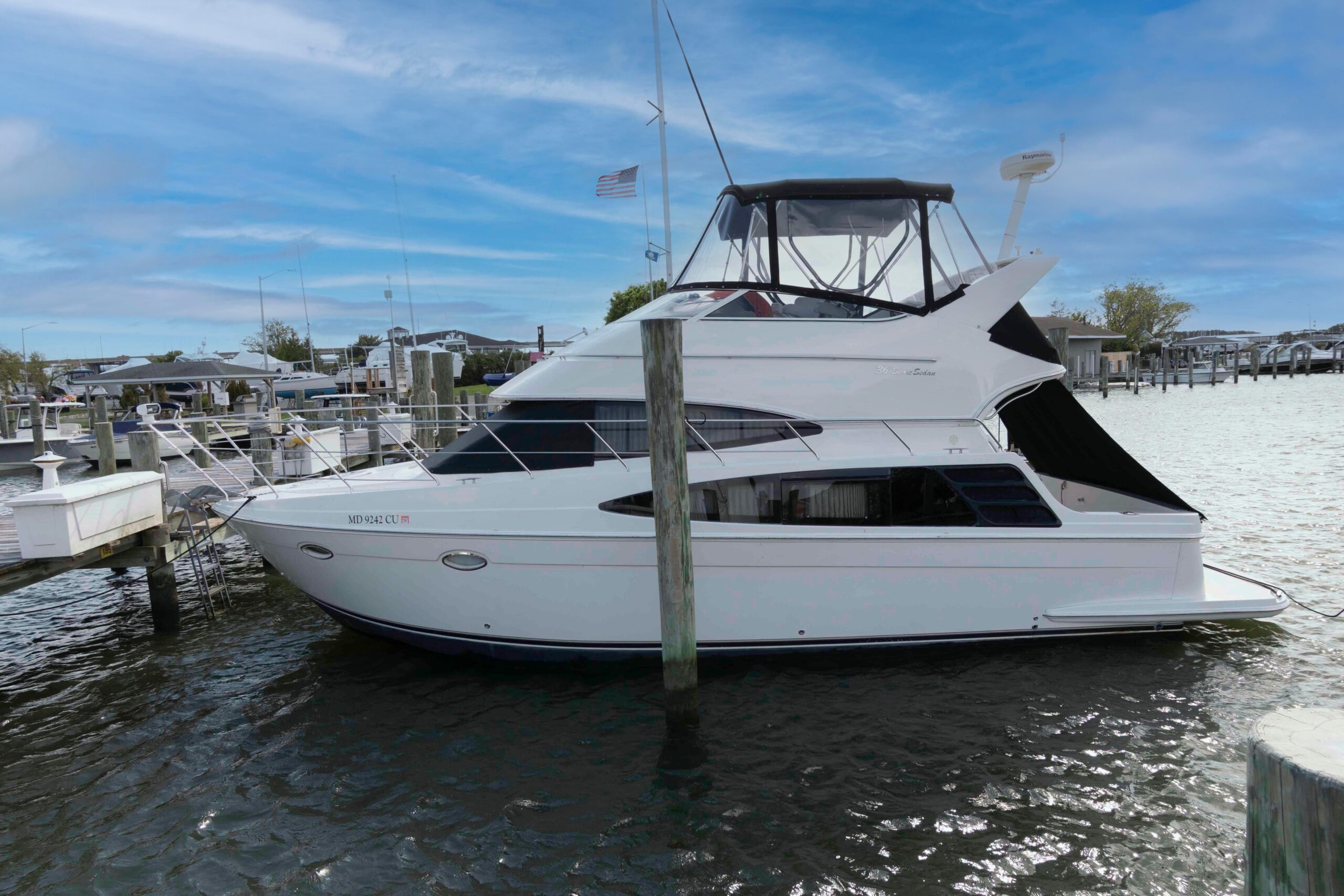 2005 Carver 360 Sport Sedan