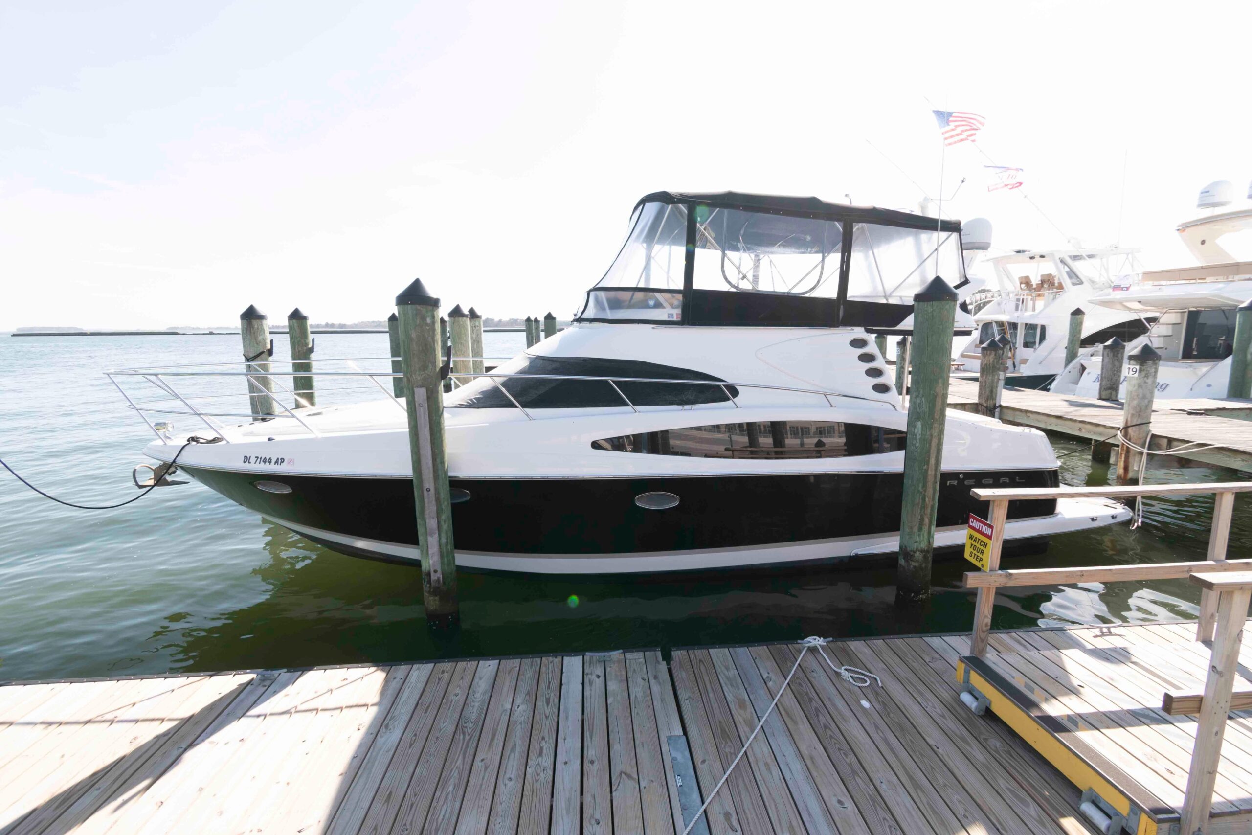 2005 Regal Commodore 3880