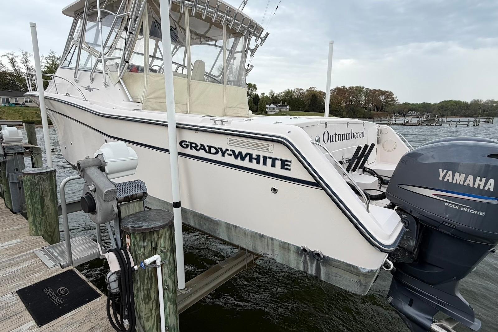 2007 Grady-White Express 330
