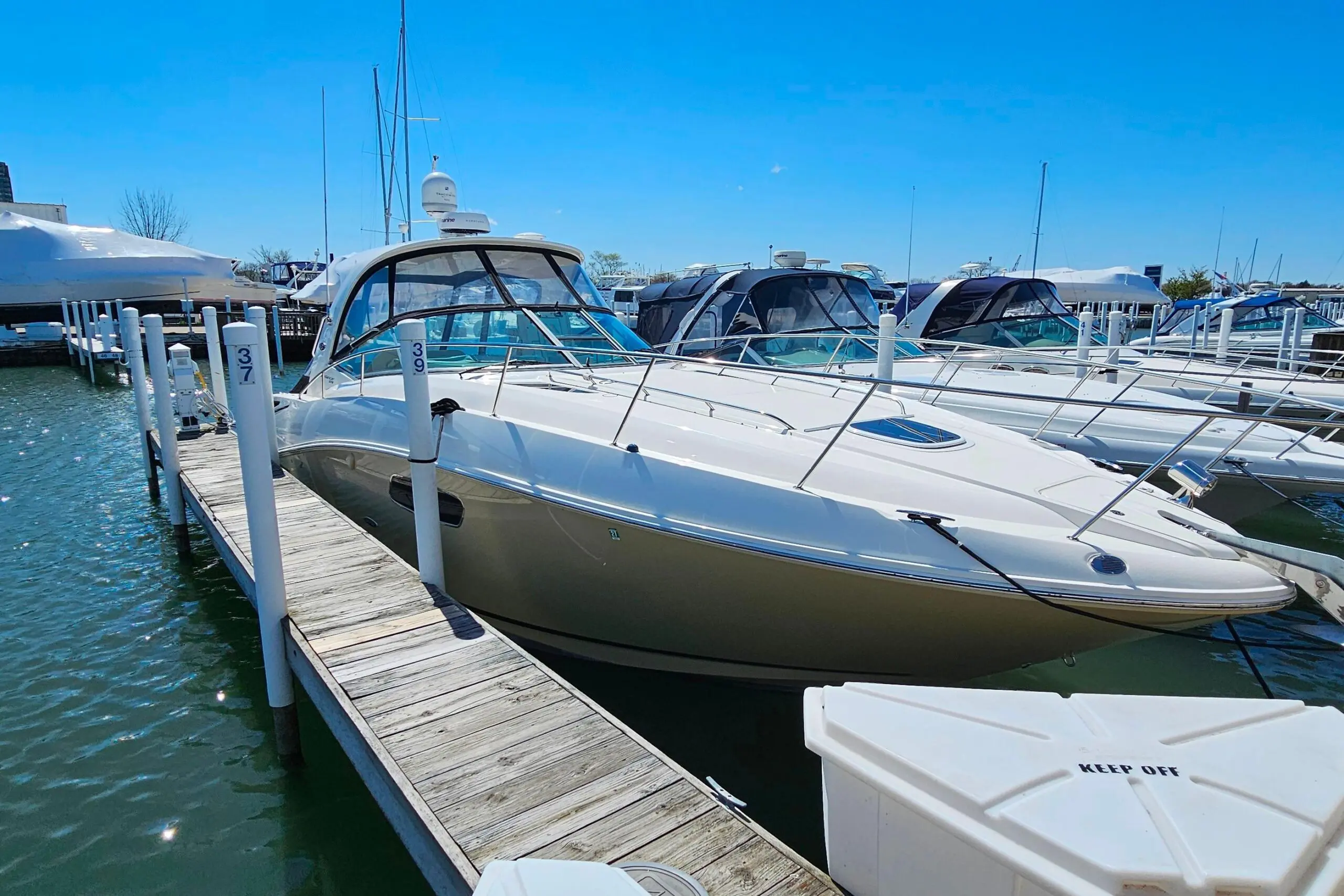 2012 Sea Ray Sundancer 370
