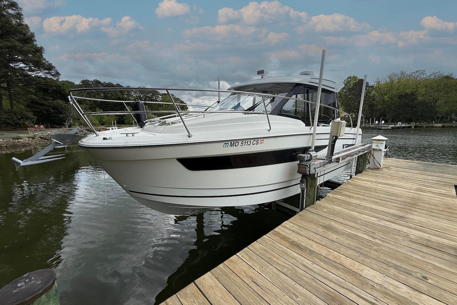 2017 Jeanneau NC 895