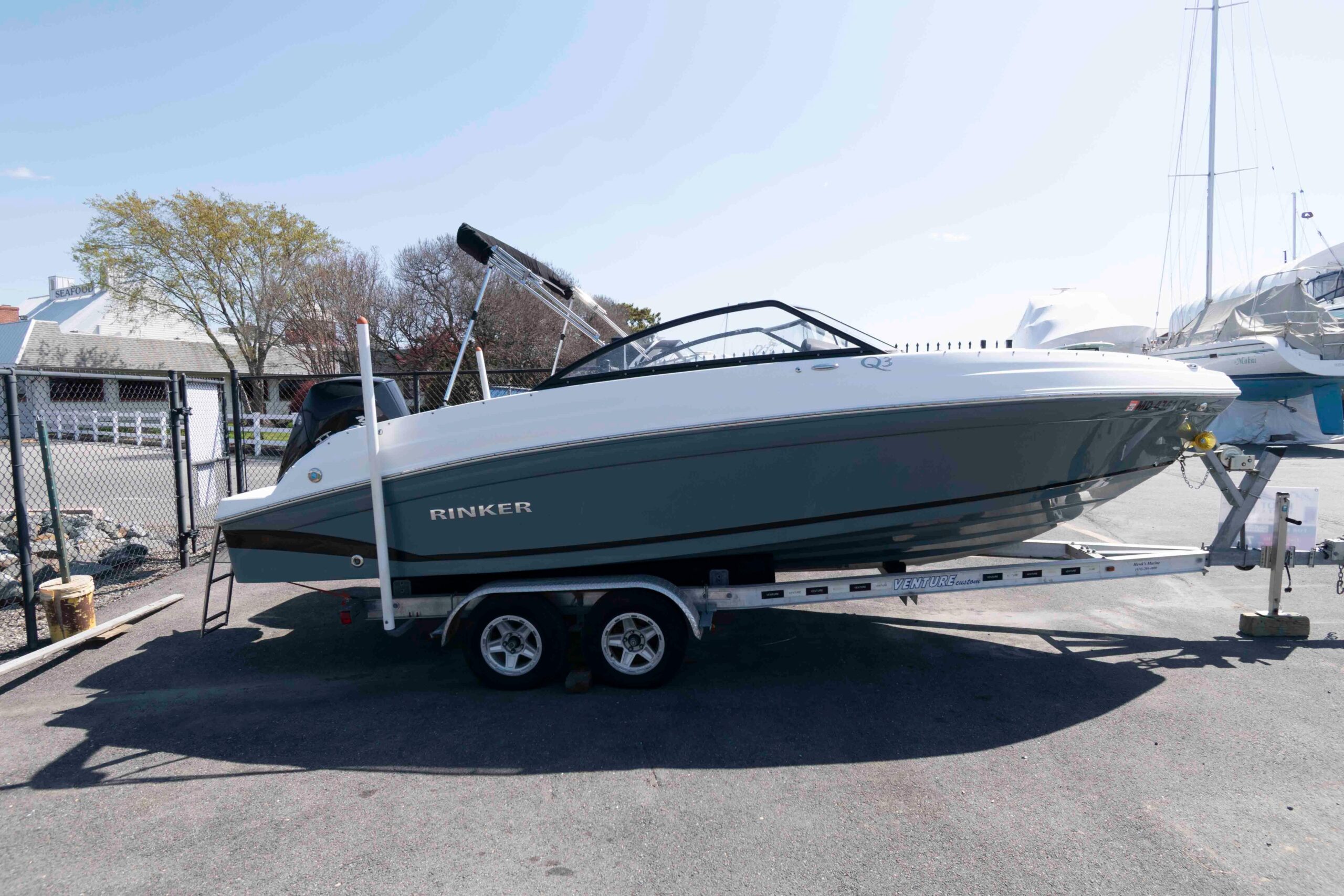 2019 Rinker Q3 OB