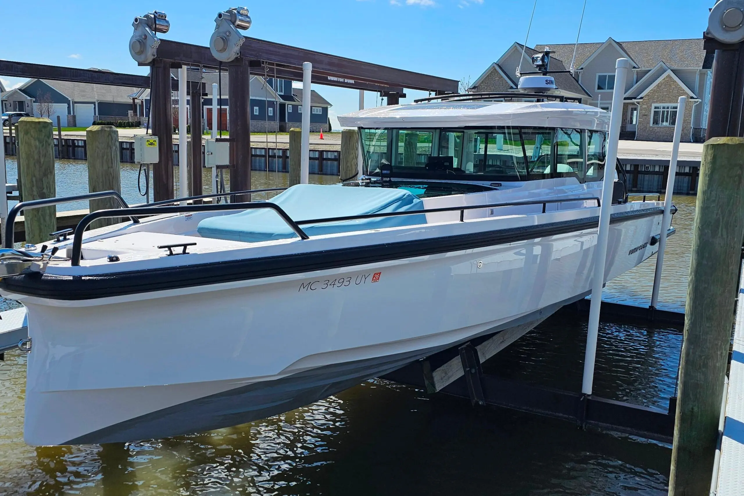 2023 Axopar 37 XC Cross Cabin