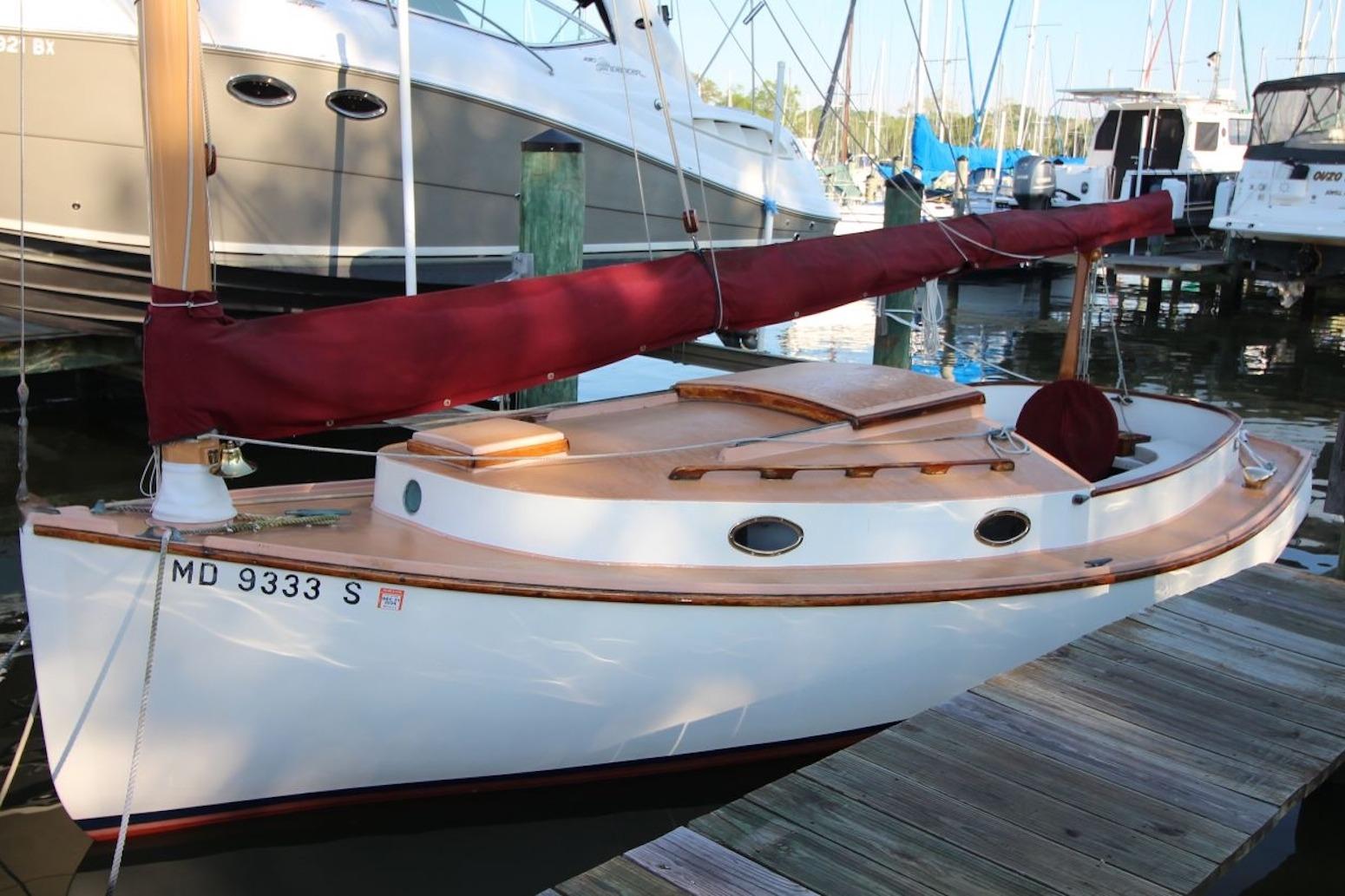 1974 Marshall 22 Cape Cod Catboat