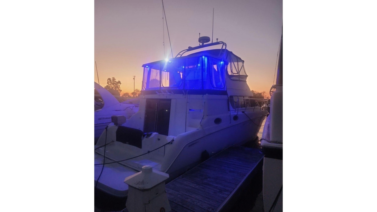 1996-silverton-442-cockpit-motor-yacht-power-10172980-20260505102706034-1.jpg