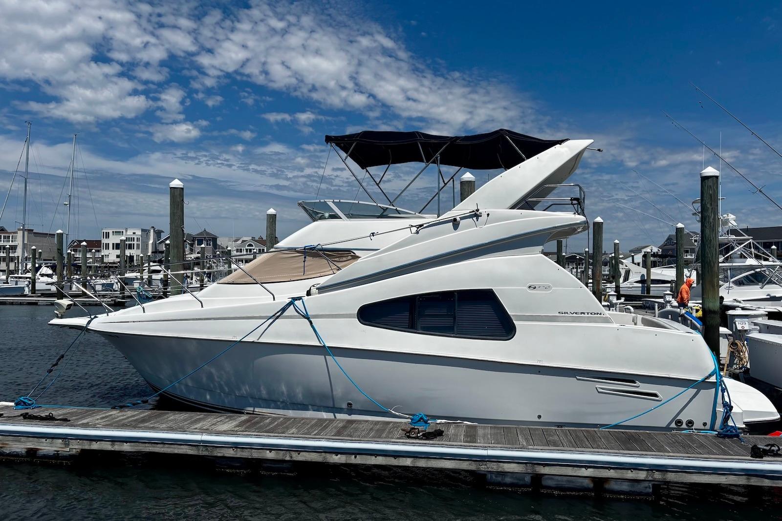 2001 Silverton 330 Sport Bridge