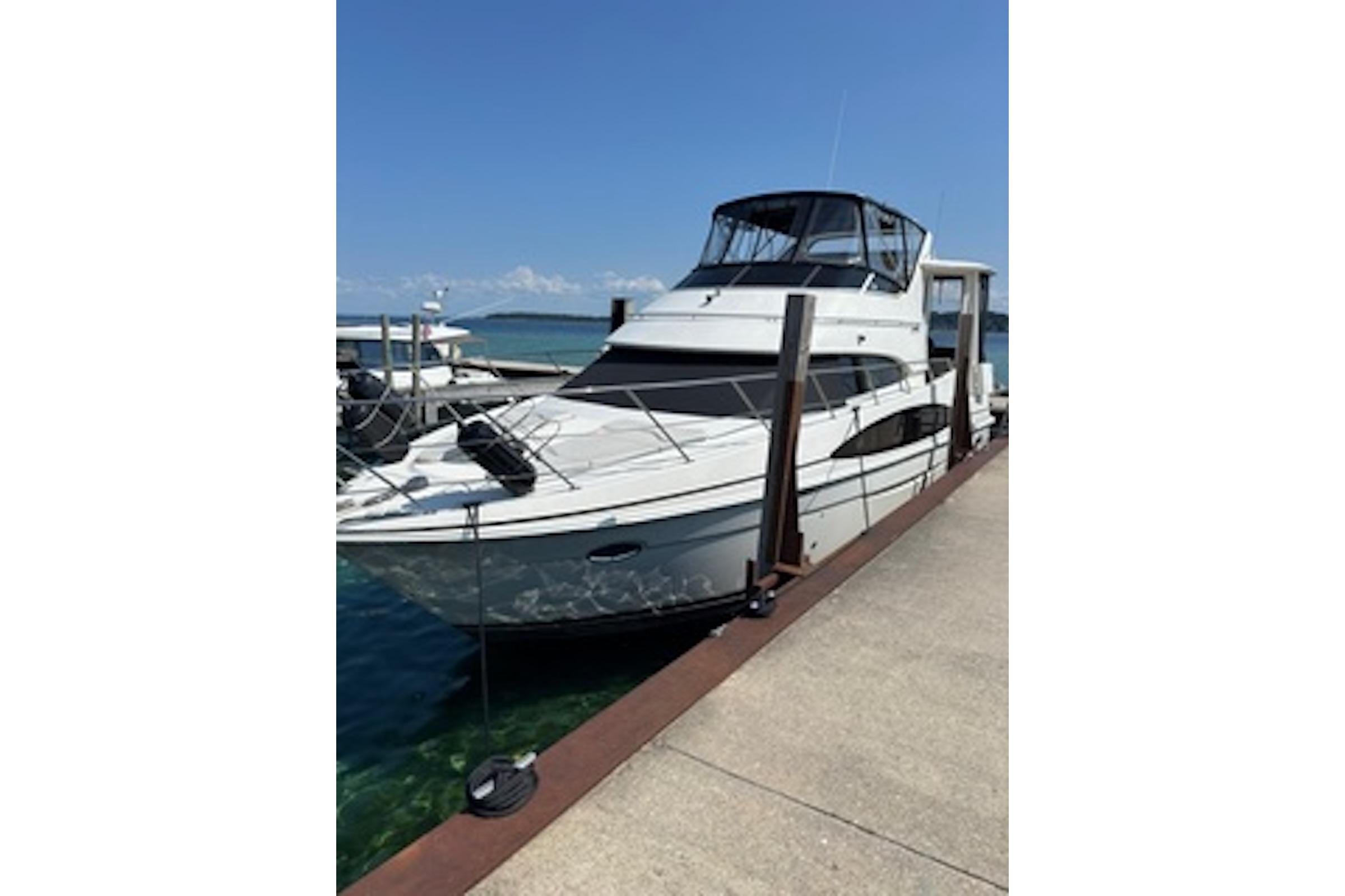 2004 Carver 396 Motor Yacht