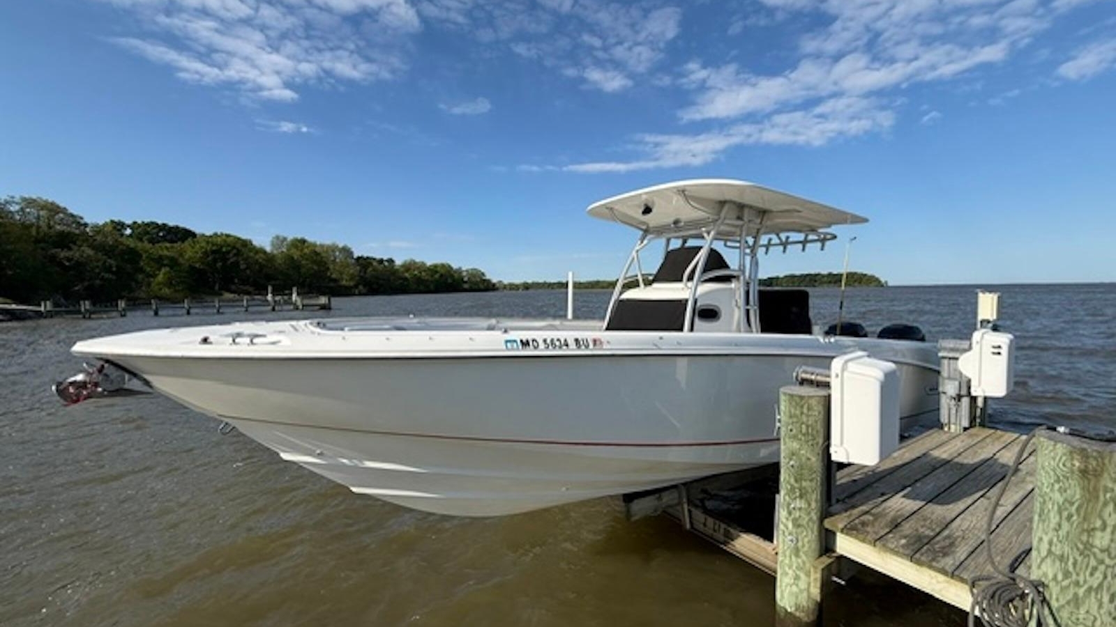2005-boston-whaler-320-outrage-power-10169280-20260504104009022-1.jpg