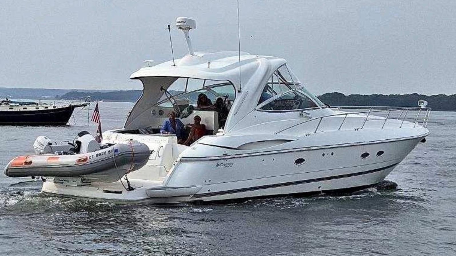 2006-cruisers-yachts-460-express-power-10189027-20260520075708537-1.jpg