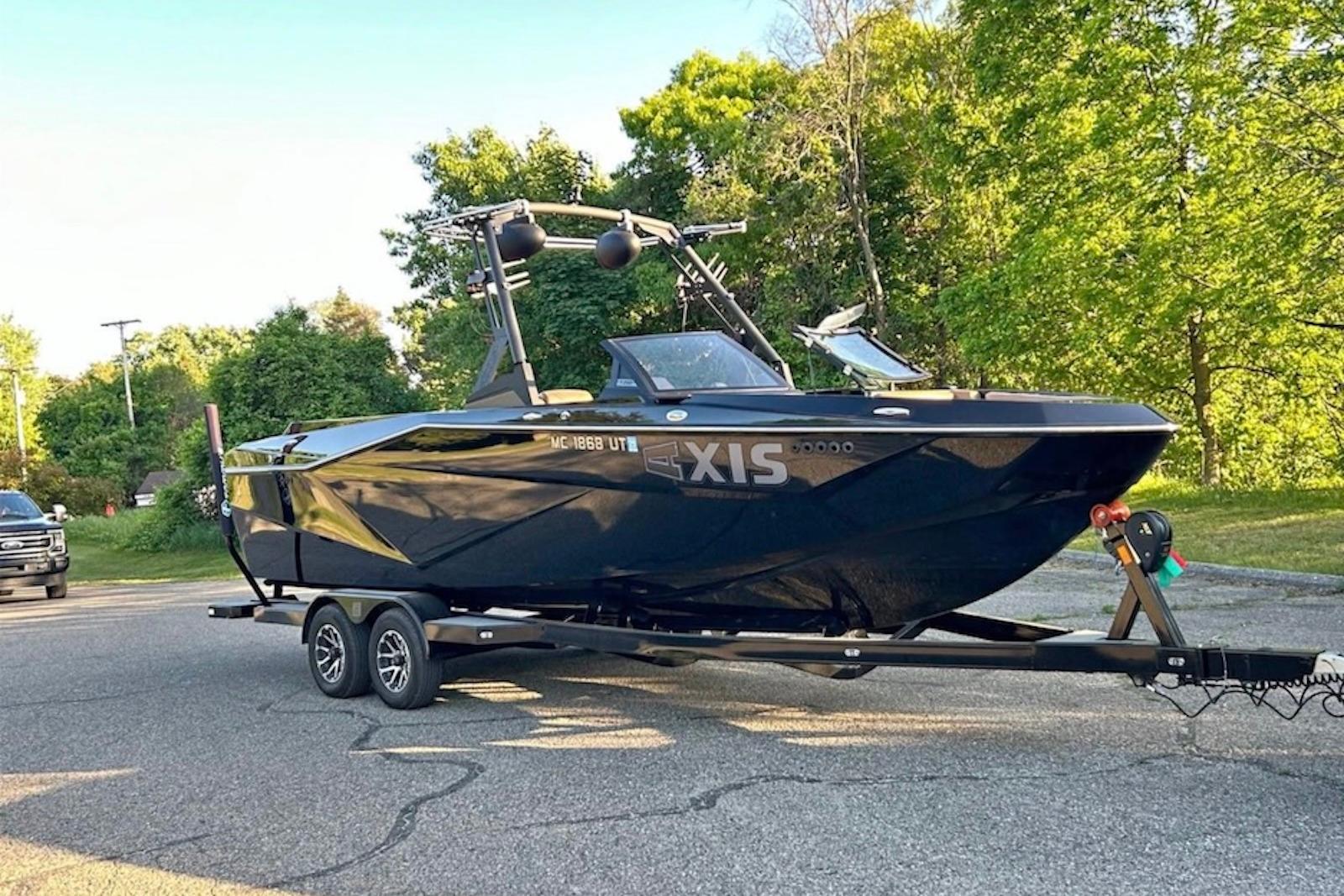 2022 Axis T250