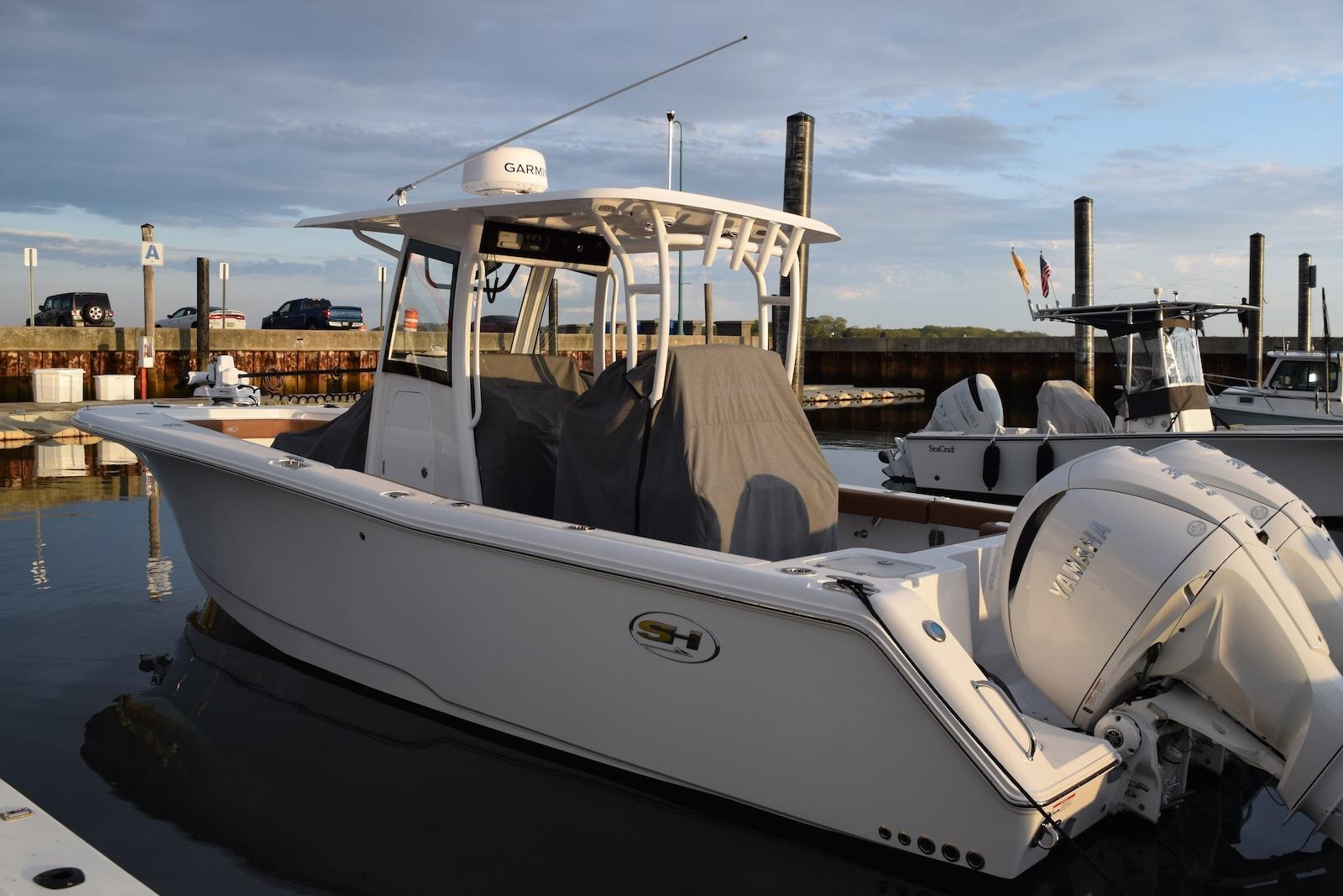 2025 Sea Hunt Gamefish 28 Coffin Box