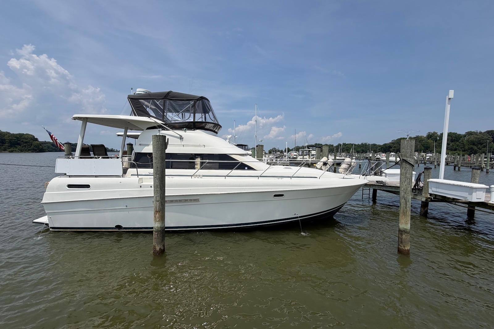 1995 Silverton 41 Motor Yacht