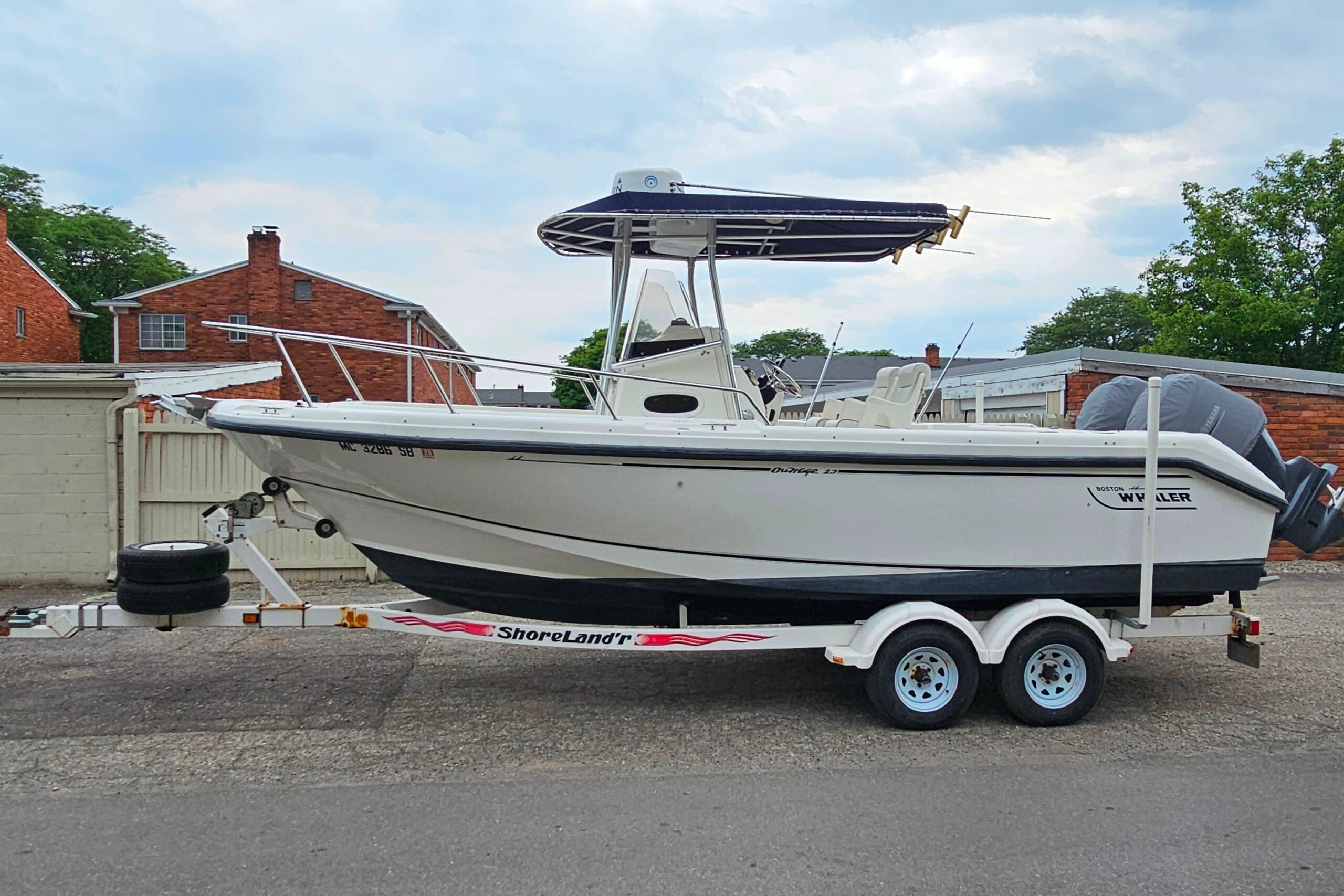 1999 Boston Whaler 23 Outrage