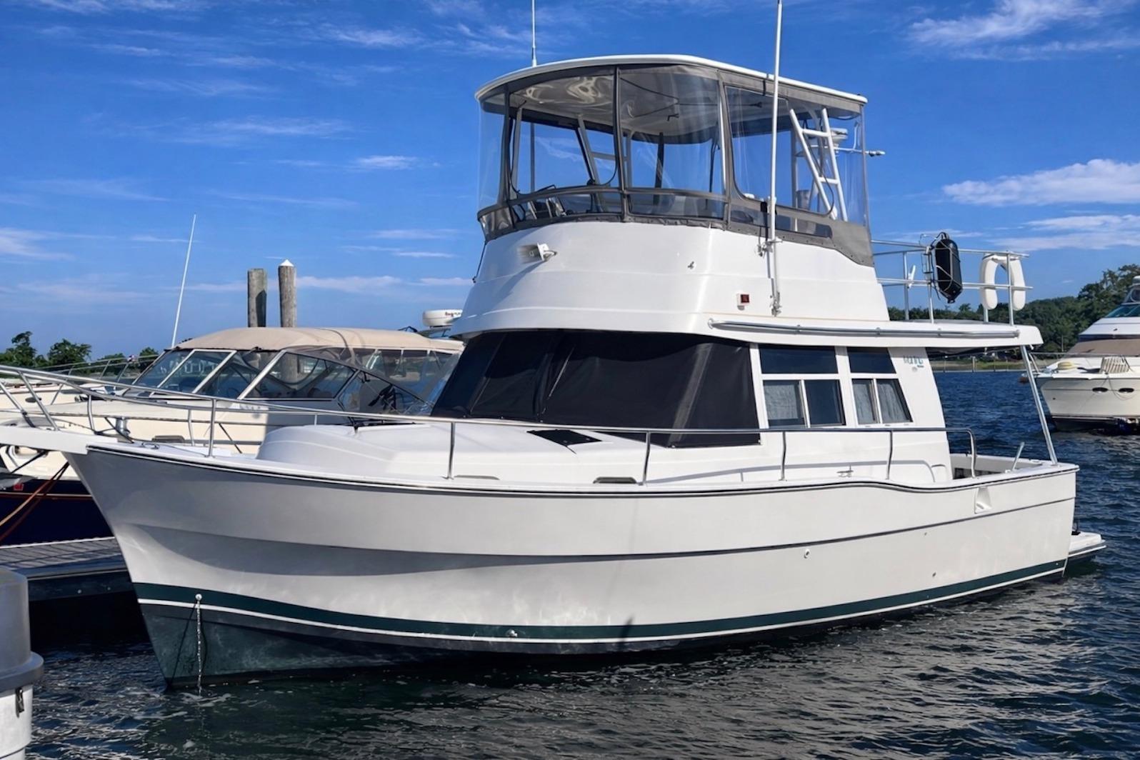 2001 Mainship 390 Trawler