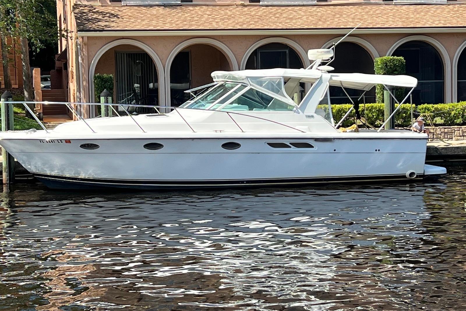 2001 Tiara Yachts 3100 Open