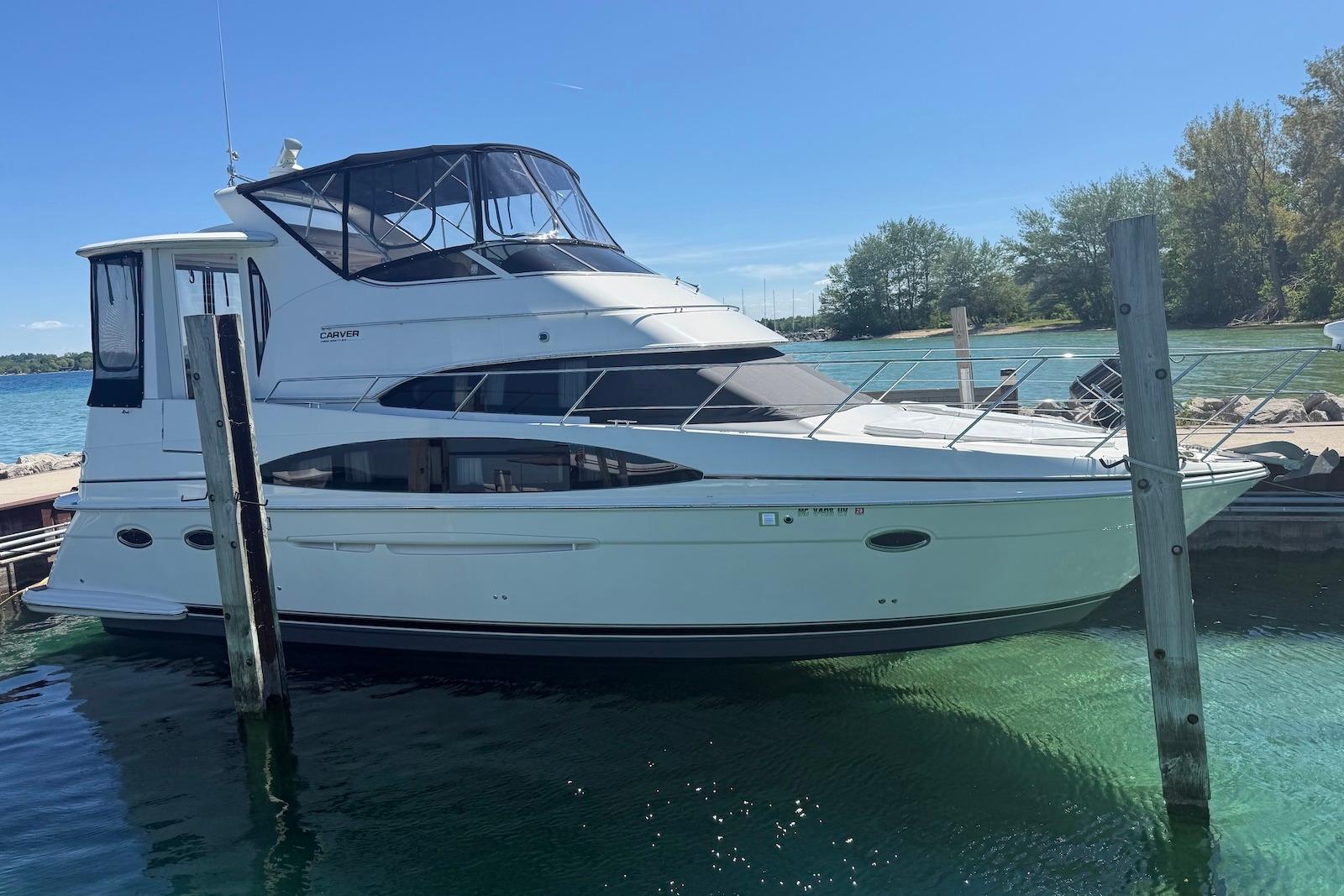 2004 Carver 396 Motor Yacht