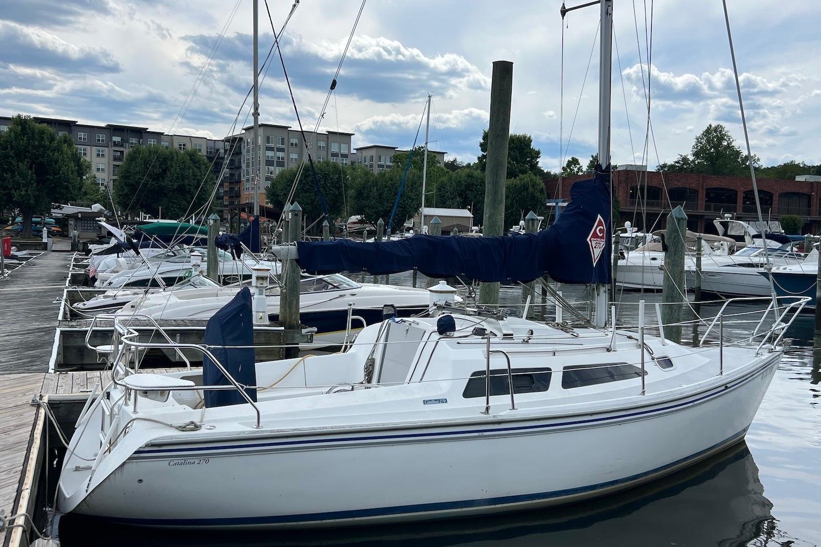2004 Catalina 270