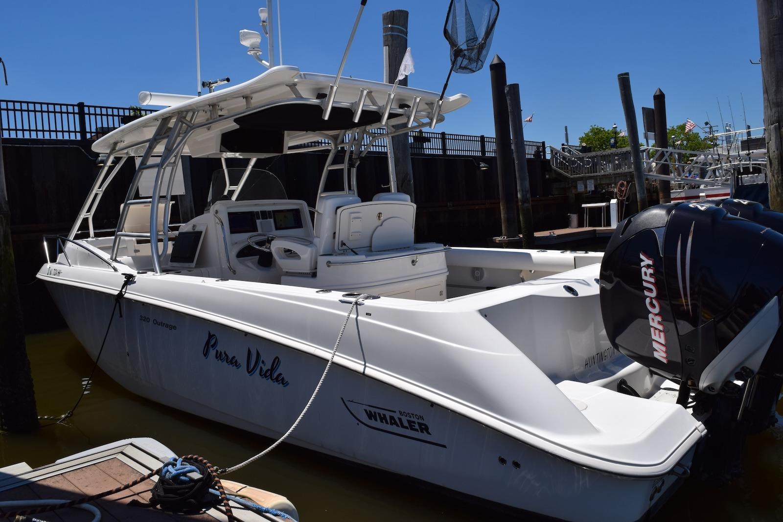 2007 Boston Whaler 320 Outrage Cuddy Cabin