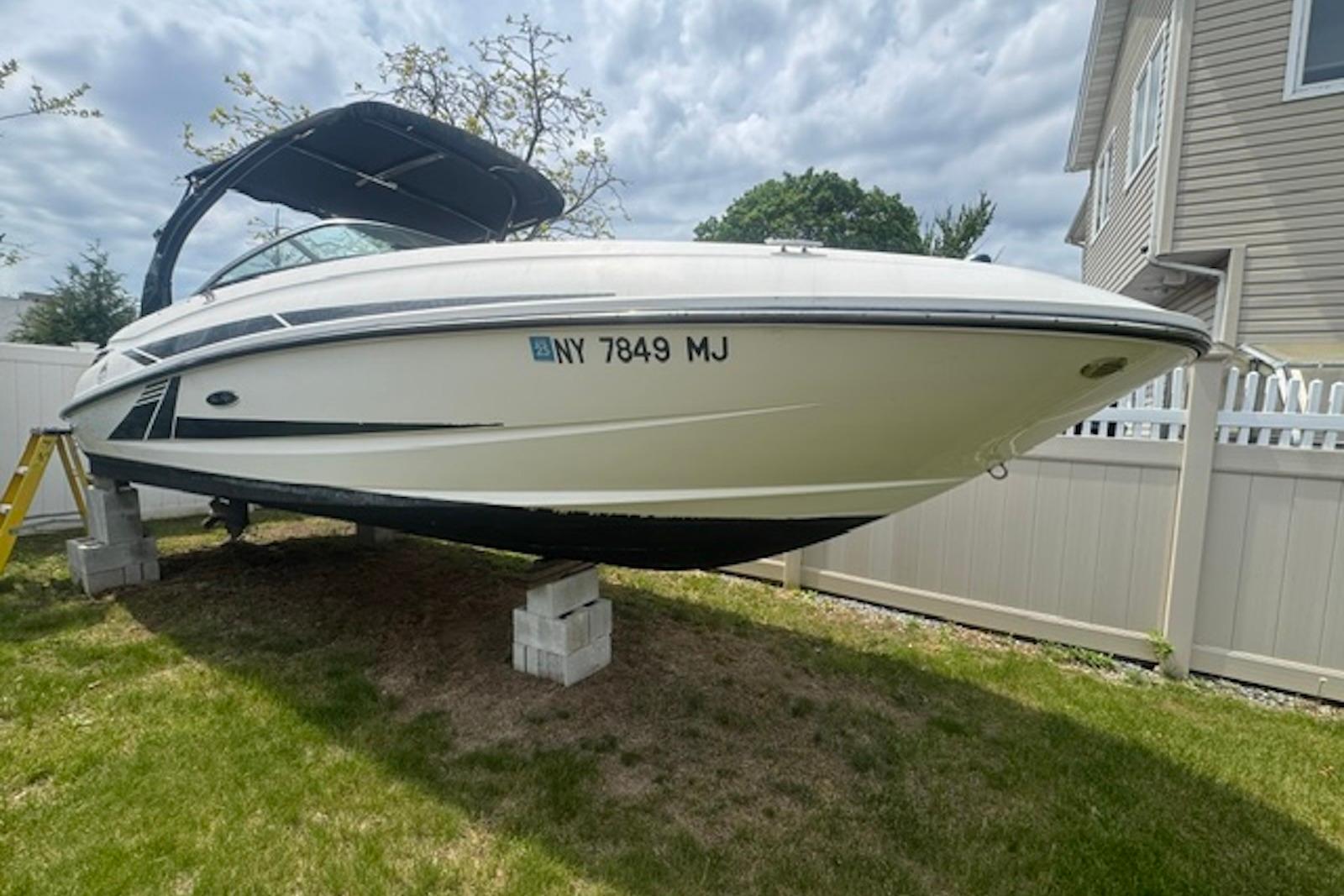 2013 Sea Ray 240 Sundeck