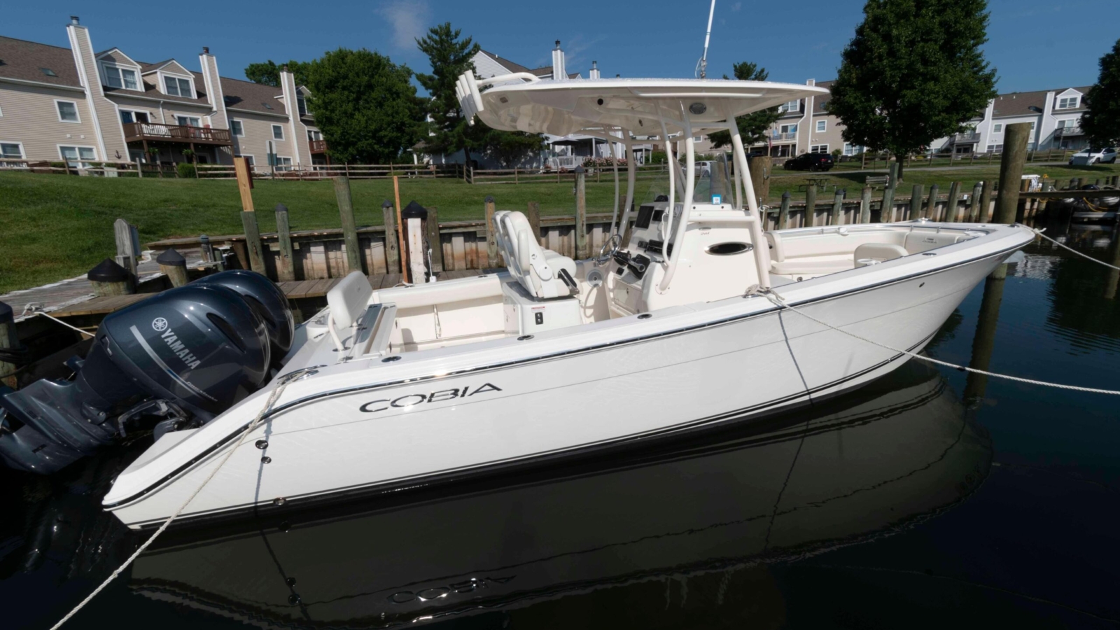 2017-cobia-261-center-console-power-10211143-20260608025149361-2.jpg