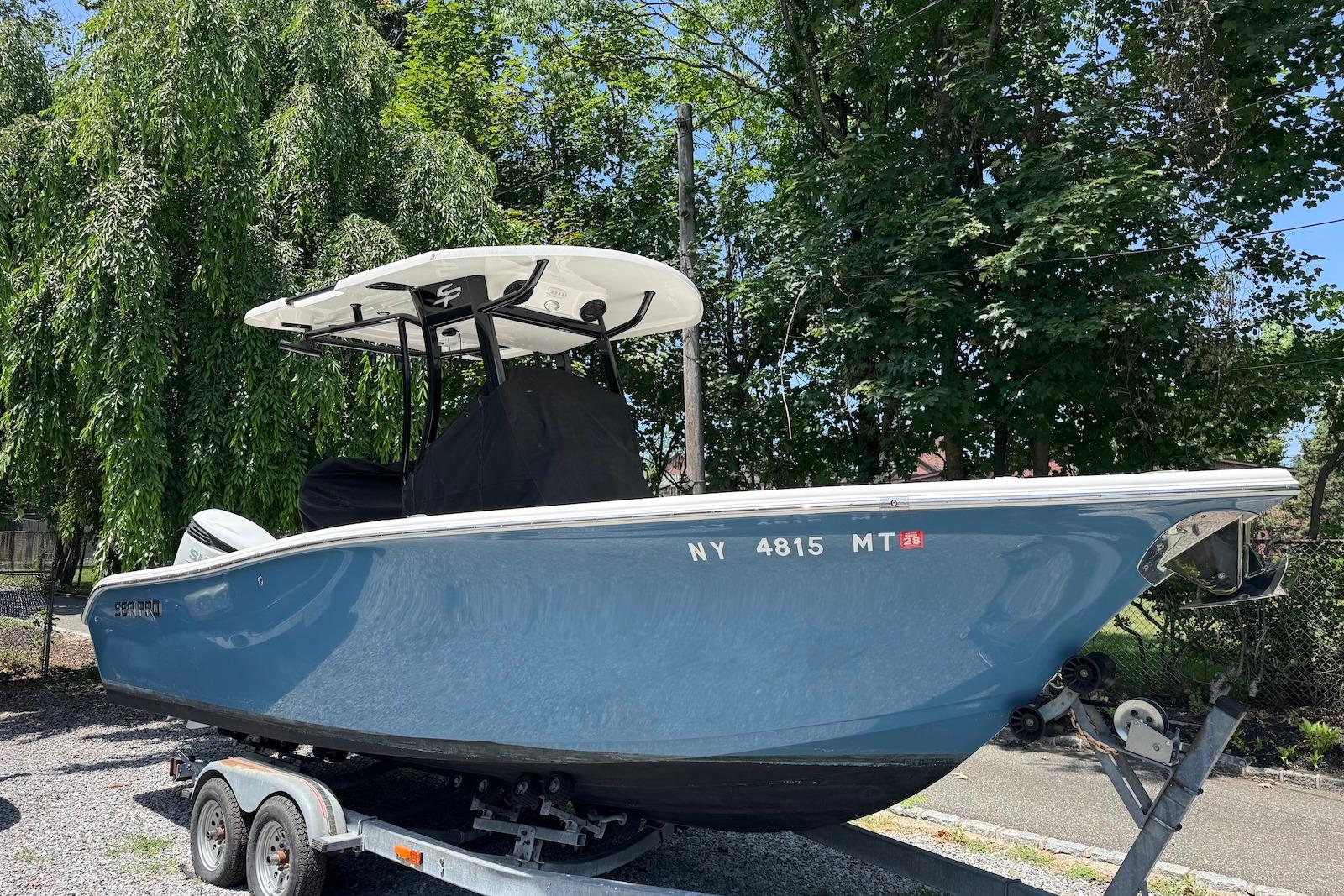 2022 Sea Pro 239 Center Console
