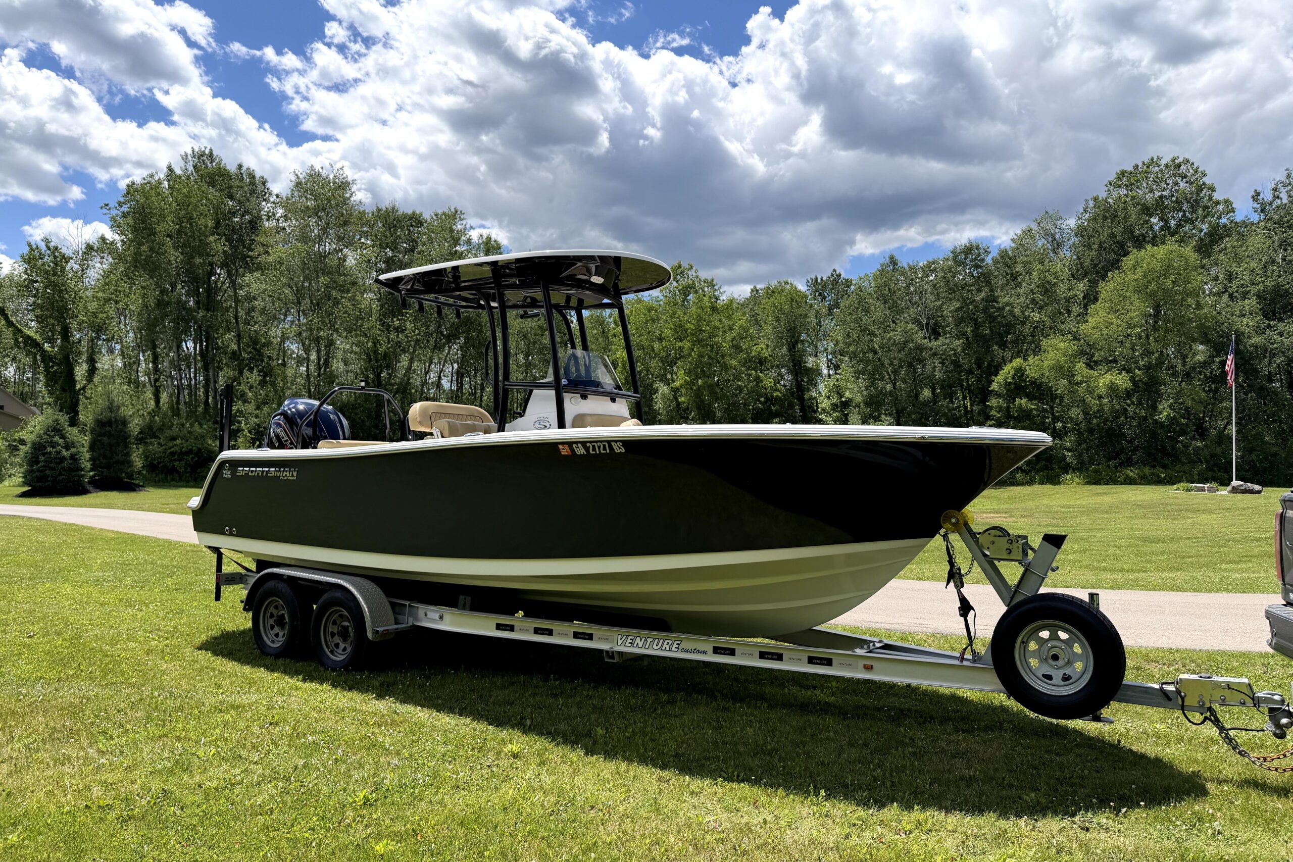 2023 Sportsman Open 232 Center Console
