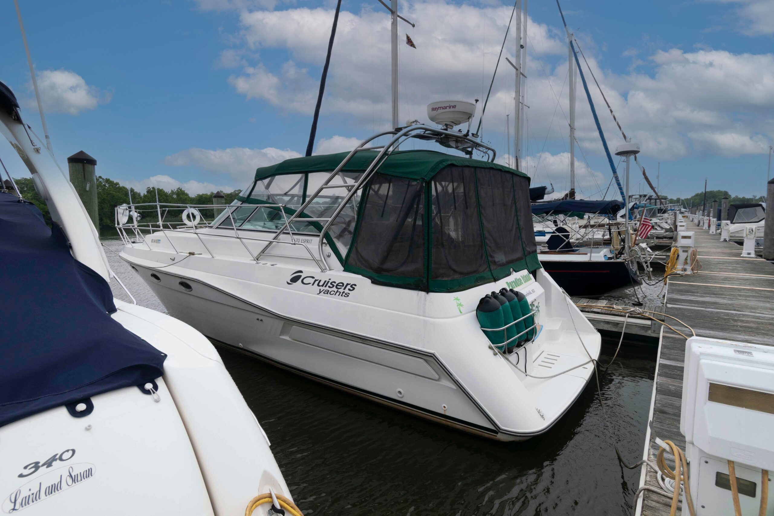 1989 Cruisers Yachts 3670 Esprit