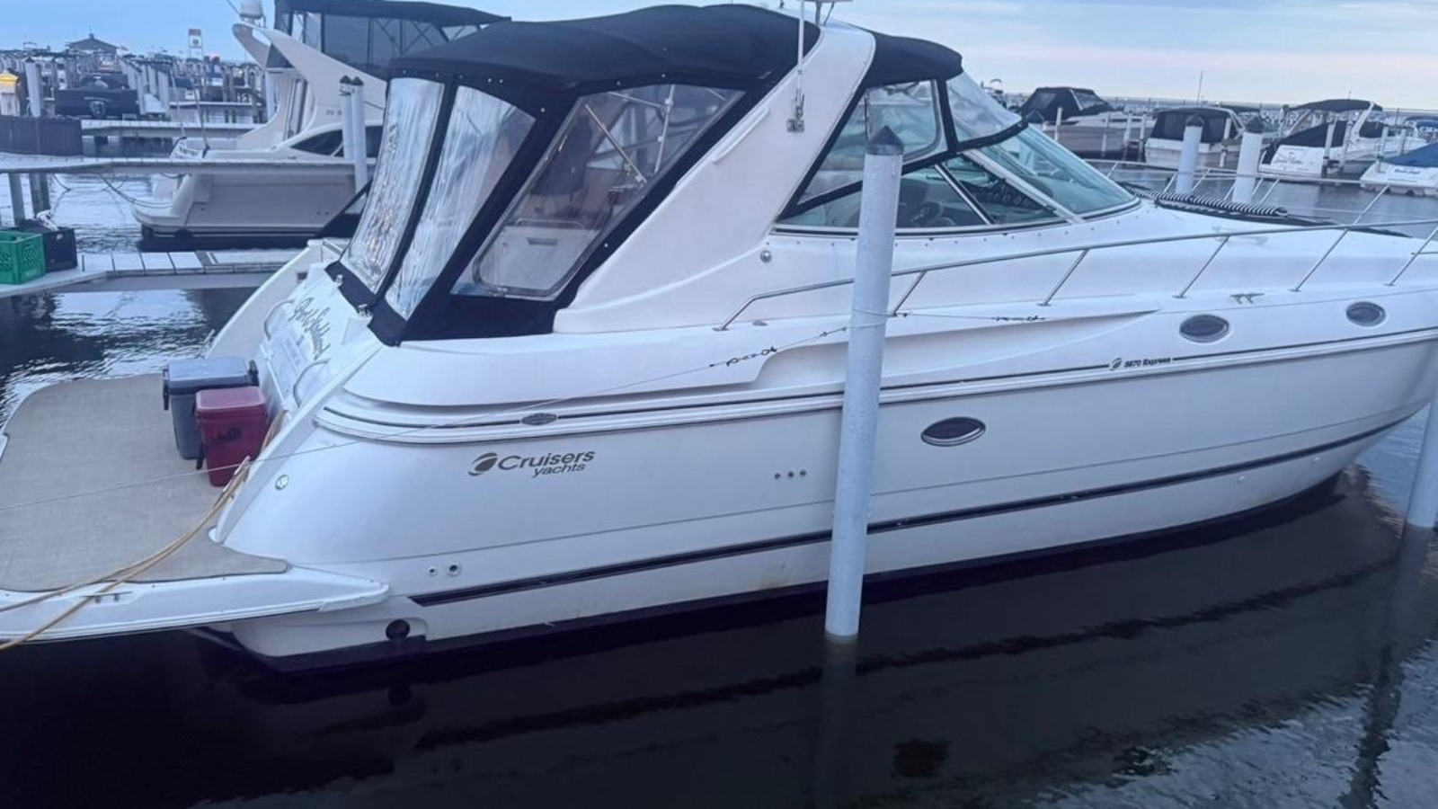 2001-cruisers-yachts-3870-express-power-10261234-20260723172716246-2.jpg