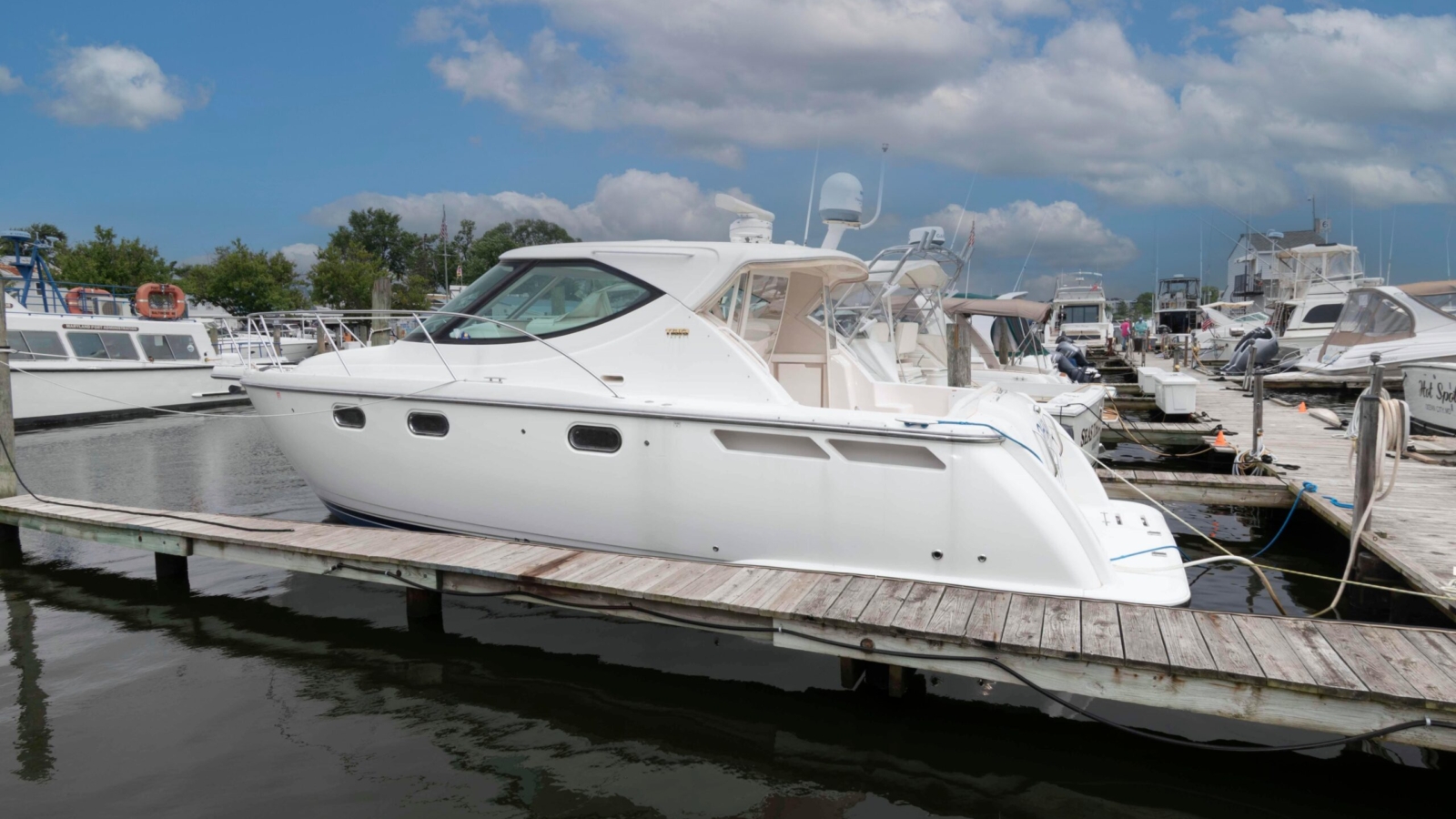 2008-tiara-yachts-3500-sovran-power-10239829-20260710030521671-1.jpg